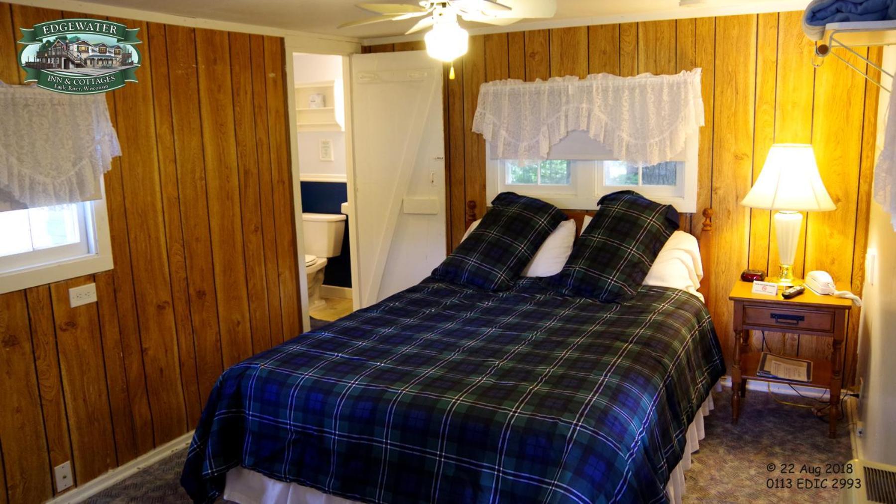 Edgewater Inn & Cottages Eagle River Rum bild