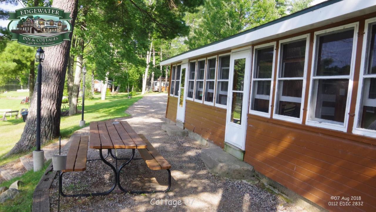 Edgewater Inn & Cottages Eagle River Rum bild